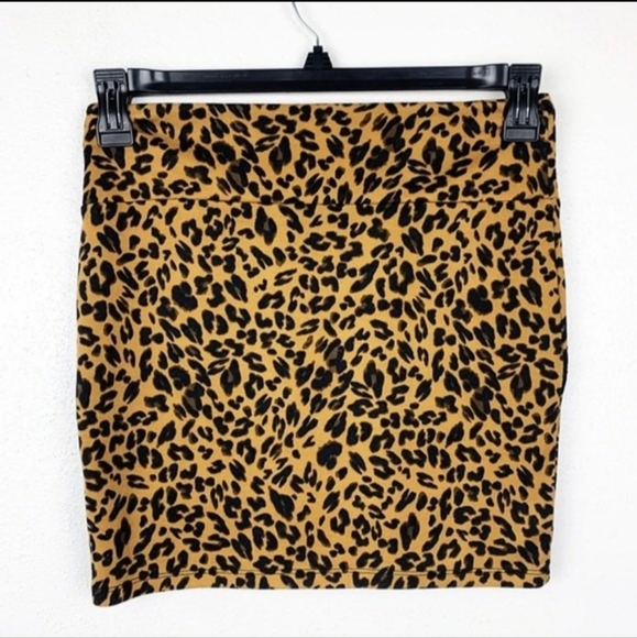 Xhilaration- Leopard Print Sretchy Mini Skirt with Zipper-XL - Picture 4 of 5